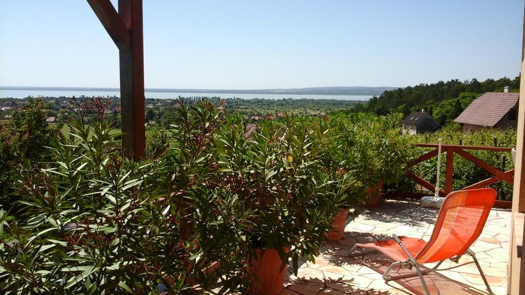 Kincses Vendeghaz Hotel Balatongyörök Buitenkant foto