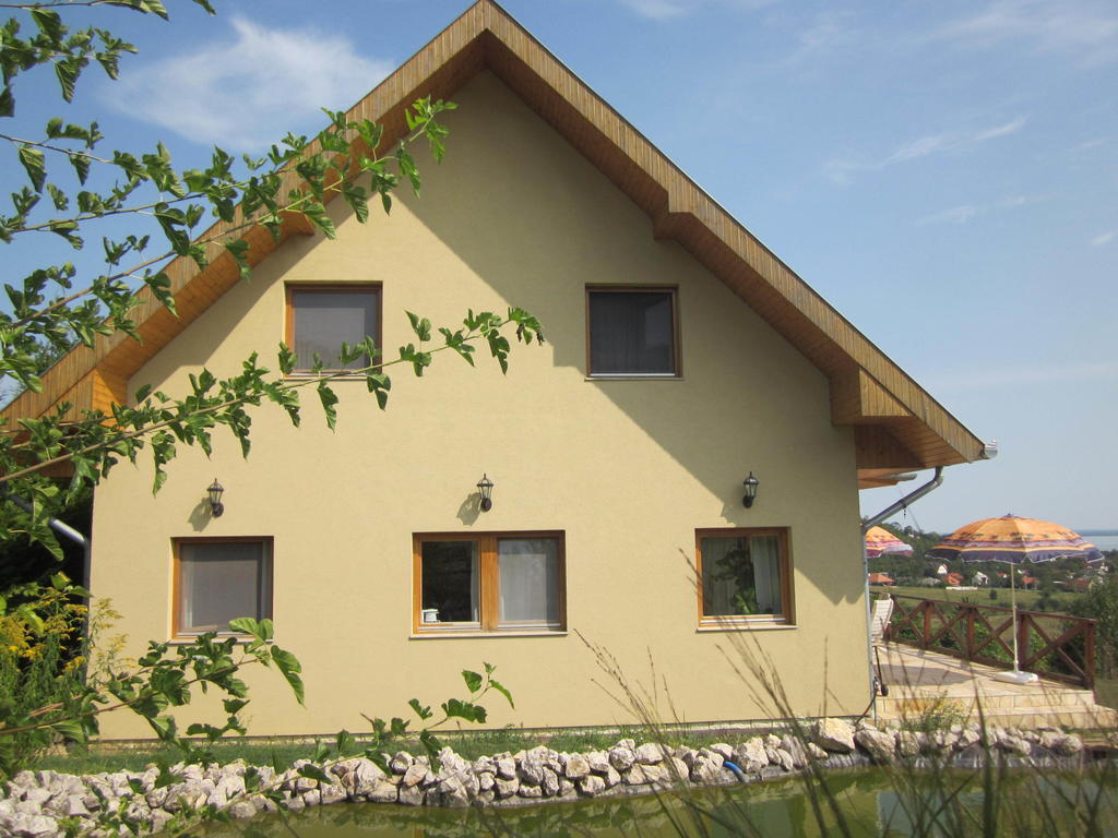 Kincses Vendeghaz Hotel Balatongyörök Buitenkant foto
