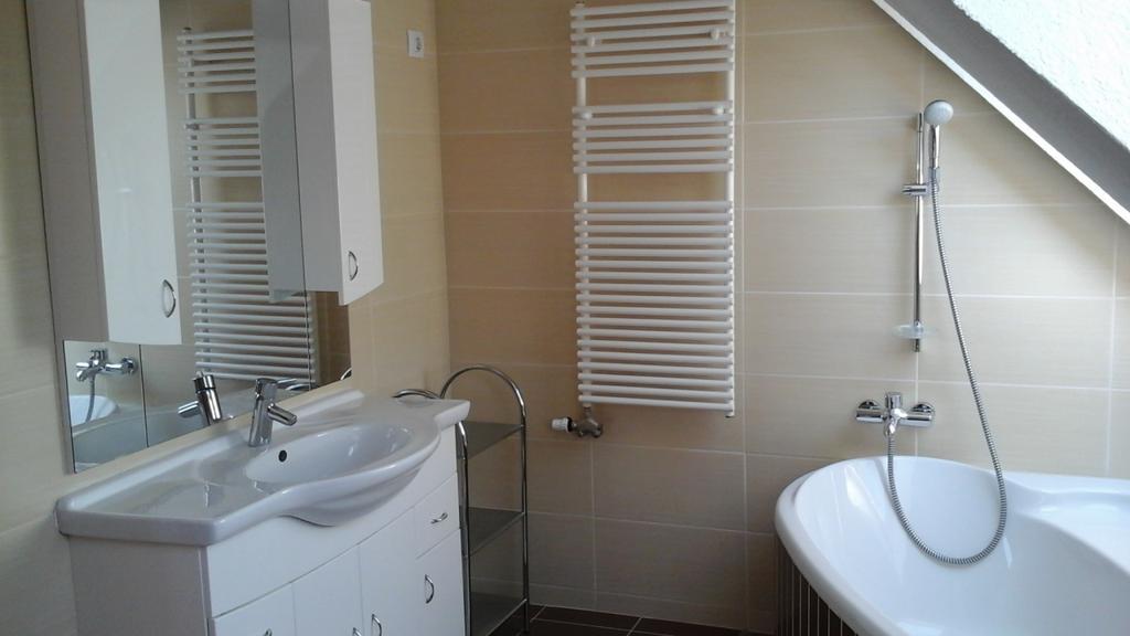 Kincses Vendeghaz Hotel Balatongyörök Buitenkant foto
