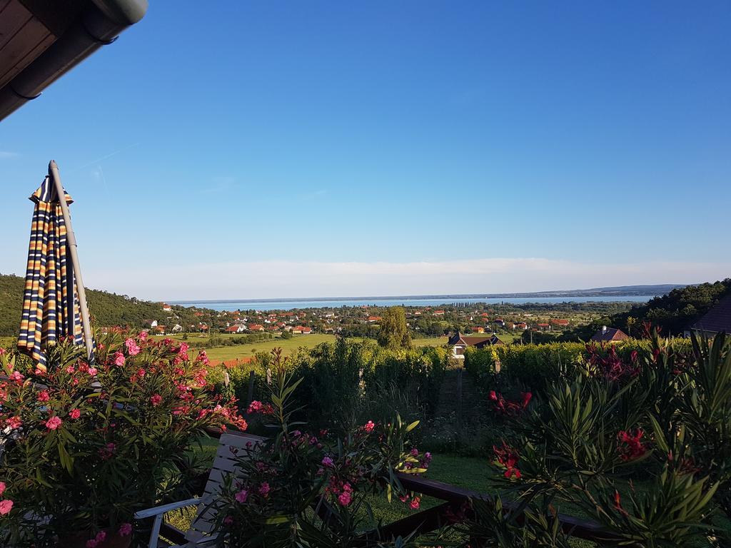 Kincses Vendeghaz Hotel Balatongyörök Buitenkant foto